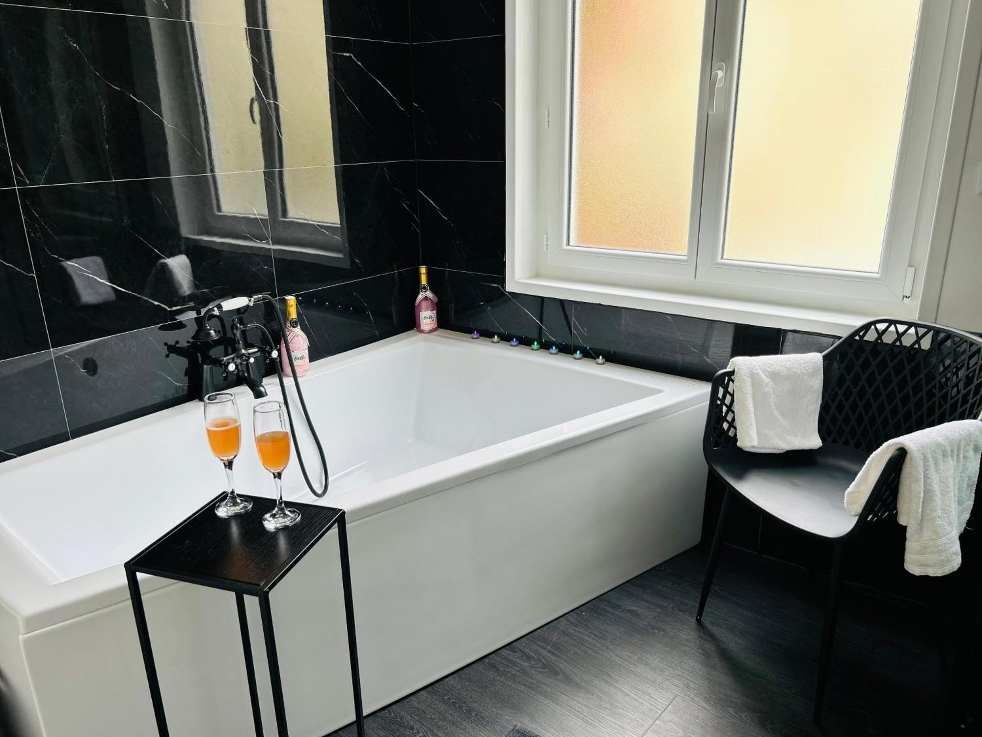 Love Room « L'Etreinte Doree » Илье Экстерьер фото